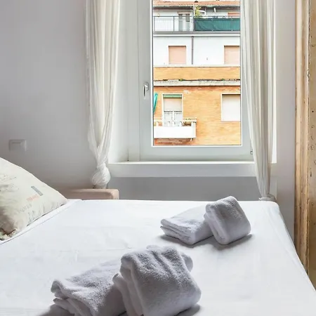 Апартаменты Loreto Rustic Studio Милан